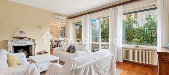 Villa de 6 dormitorios en Forte dei Marmi, Italy No. 46389 8