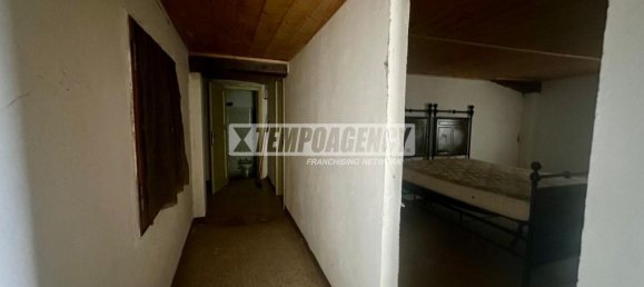 3 rooms Apartment in Polinago, Italy No. 188621 4