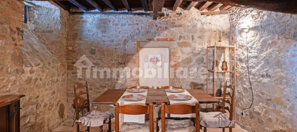 Дом с 3 комнатами в Латерина Перджине Вальдарно, Италия № 133733 2