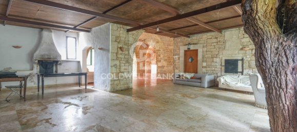 4 bedrooms House in Bitonto, Italy No. 65980 5