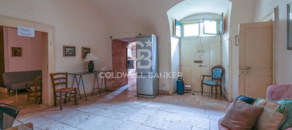 4 bedrooms House in Bitonto, Italy No. 65980 12