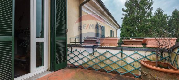 5 rooms Apartment in Binago, Italy No. 38333 8