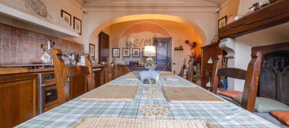 5 rooms Apartment in Binago, Italy No. 38333 7