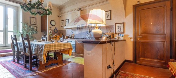5 rooms Apartment in Binago, Italy No. 38333 16