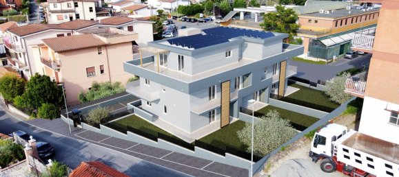 2 rooms Apartment in Mentana, Italy No. 149613 4