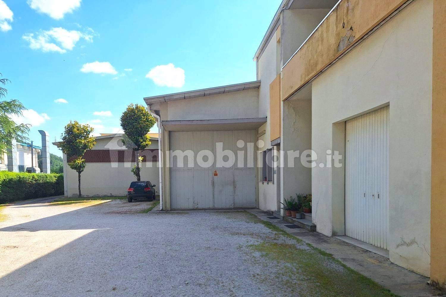 5 rooms Warehouse in Umbertide, Italy No. 46122