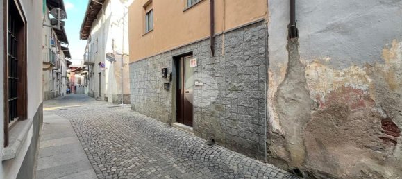 2 rooms Apartment in Barge, Italy No. 279511 12