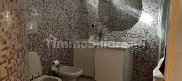 4 Schlafzimmer Villa in Erba, Italy, Nr. 2863 10