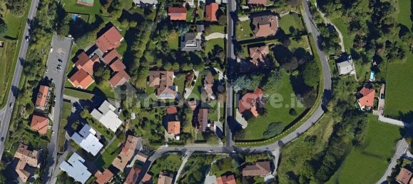 4 Schlafzimmer Villa in Erba, Italy, Nr. 2863 19