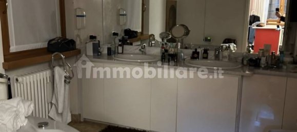 4 Schlafzimmer Villa in Erba, Italy, Nr. 2863 7