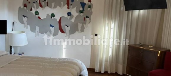 4 Schlafzimmer Villa in Erba, Italy, Nr. 2863 6