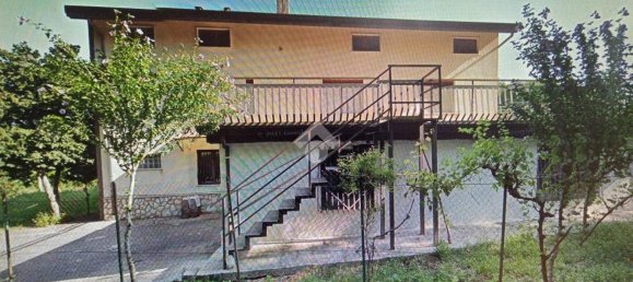 3 bedrooms House in Volturara Irpina, Italy No. 159690 15