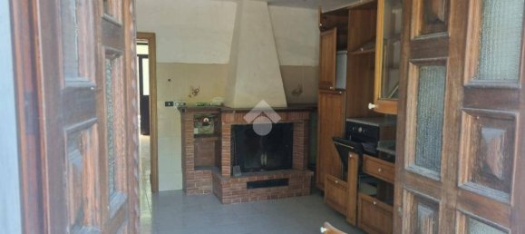 3 bedrooms House in Volturara Irpina, Italy No. 159690 9