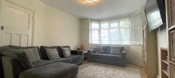 3 bedrooms House in Barnet, United Kingdom No. 6492 2