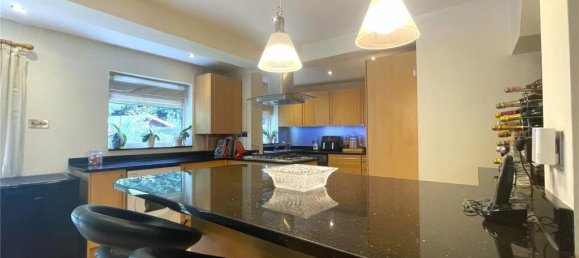 3 bedrooms House in Barnet, United Kingdom No. 6492 4