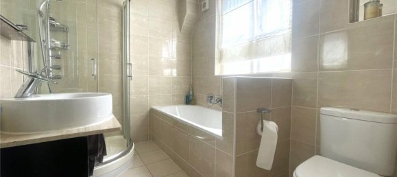 3 bedrooms House in Barnet, United Kingdom No. 6492 19