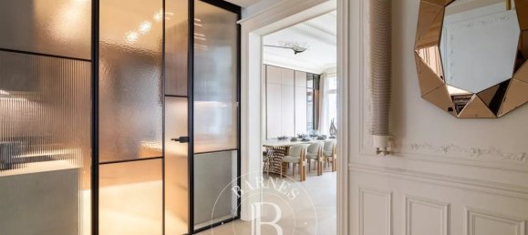 5 rooms Apartment in Paris, France No. 183895 4