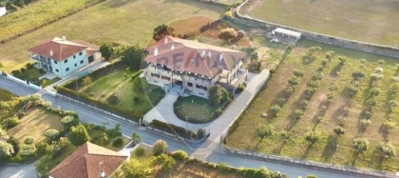 7 bedrooms House in Viana do Castelo, Portugal No. 186696 2