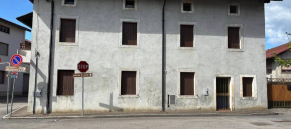 4 bedrooms Villa in Pordenone, Italy No. 295792 2