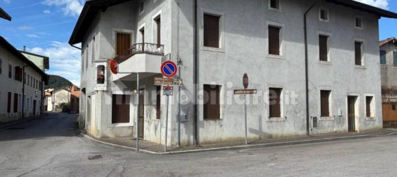 4 bedrooms Villa in Pordenone, Italy No. 295792 3