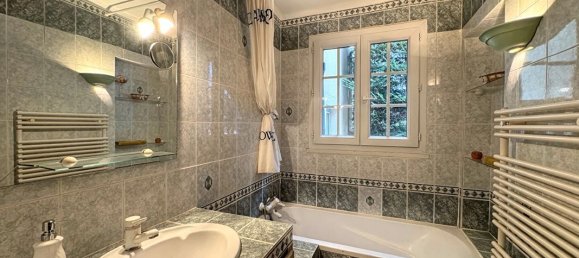 7 bedrooms House in Roquemaure, France No. 286639 9