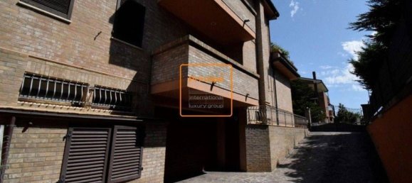 18 bedrooms Villa in Porto San Giorgio, Italy No. 91922 3