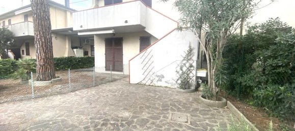 3-salle Appartement à Ravenna, Italy No. 24996 16