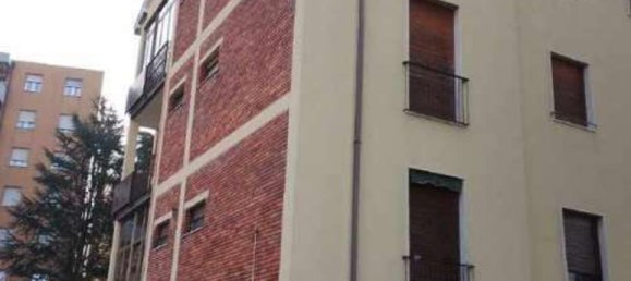 4 rooms Apartment in Monza, Italy No. 3784 2