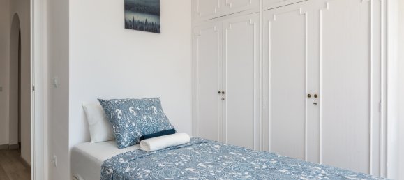 Apartamento de 3 dormitorios en Ciudad Vieja, Spain No. 28440 14