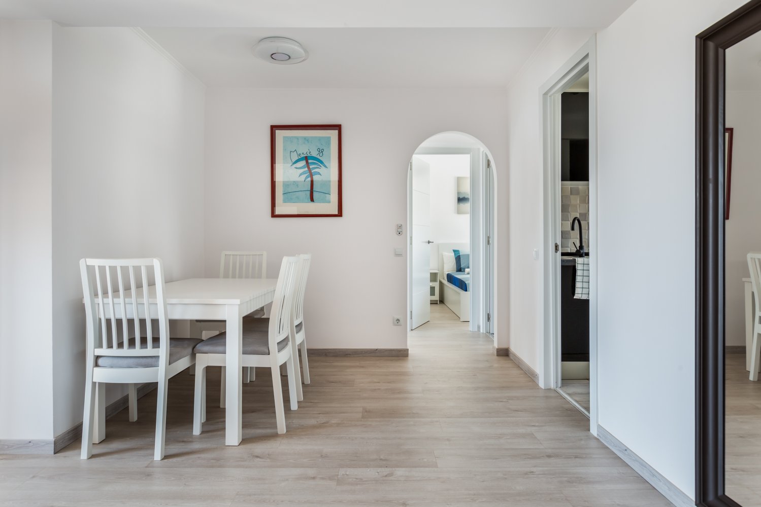 Apartamento de 3 dormitorios en Ciudad Vieja, Spain No. 28440