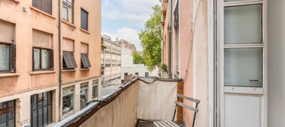 2-salle Appartement à Lyon, France No. 299489 4