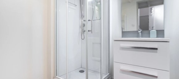 2-salle Appartement à Lyon, France No. 299489 8