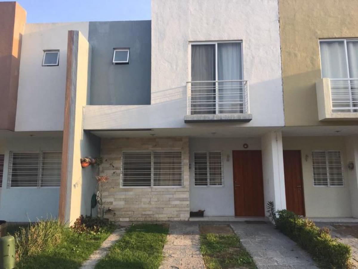 3 bedrooms House in Tlaquepaque, Mexico No. 221423