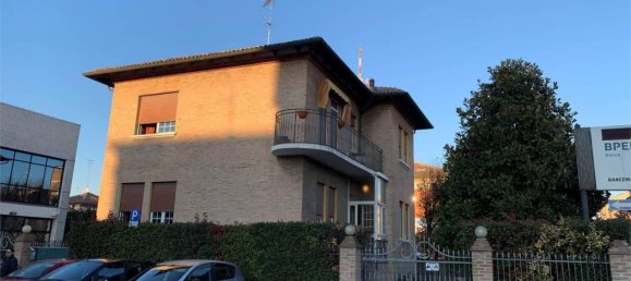 7 rooms Villa in Ferrara, Italy No. 19761 27