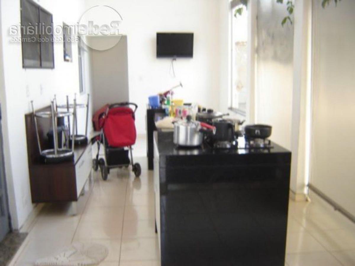 Casa de 4 dormitorios en Sao Paulo, Brazil No. 542016