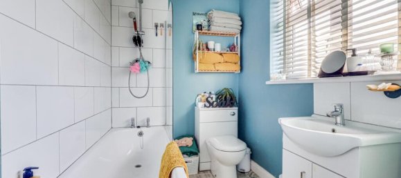 3 bedrooms House in Gloucester, United Kingdom No. 13601 18