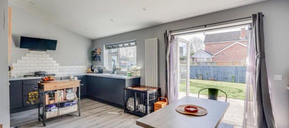 3 bedrooms House in Gloucester, United Kingdom No. 13601 2