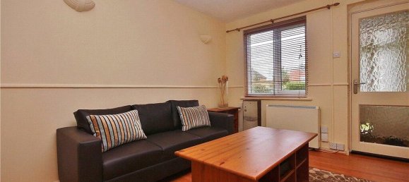 1 bedroom House in Surrey, United Kingdom No. 8606 6