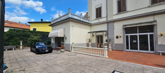 Apartamento de 4 dormitorios en Villafranca in Lunigiana, Italy No. 343458 3