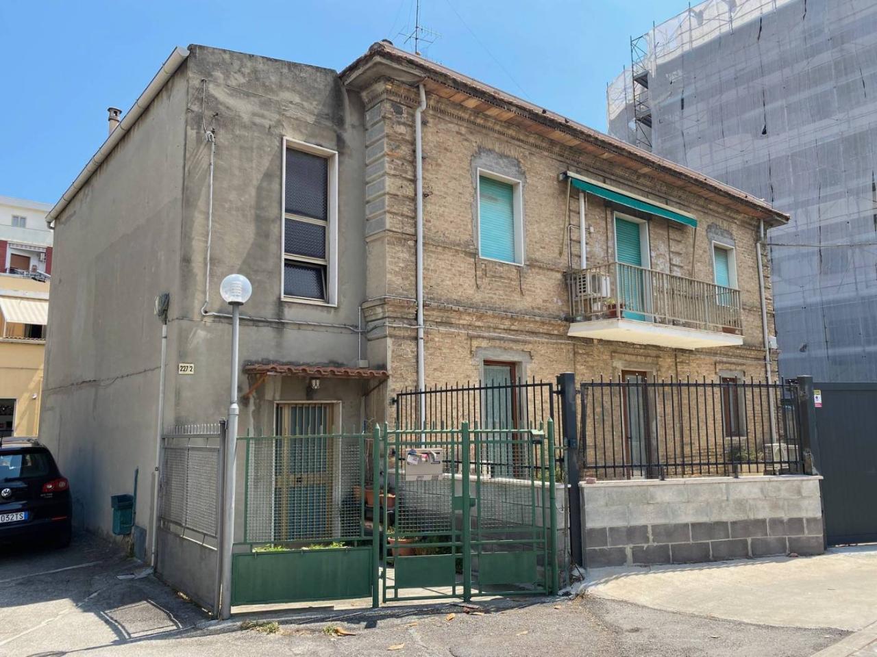 5غرفة شقة في Pescara, Italy رقم 18701