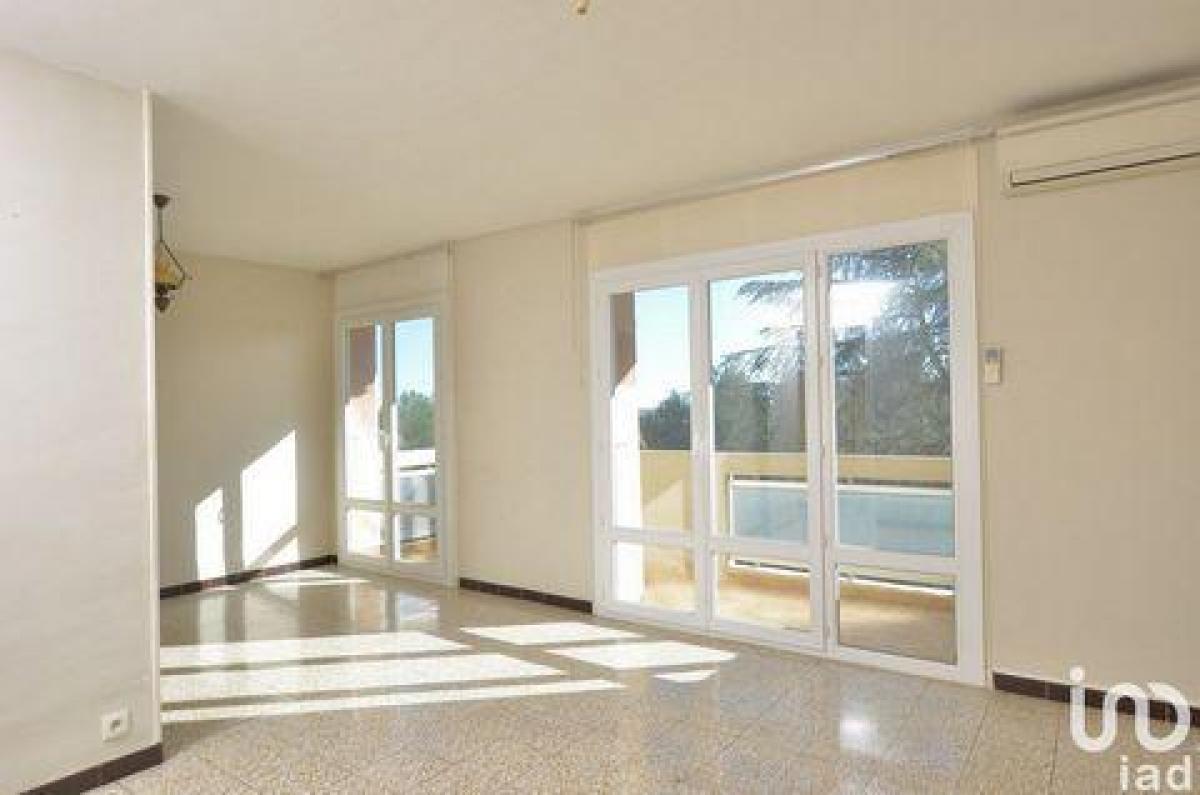 3 bedrooms Condo in Nimes, France No. 32821