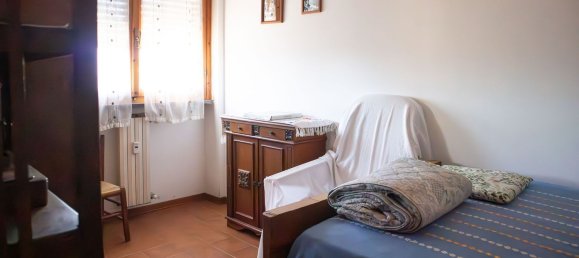 4 rooms Apartment in Cecina, Italy No. 85021 7