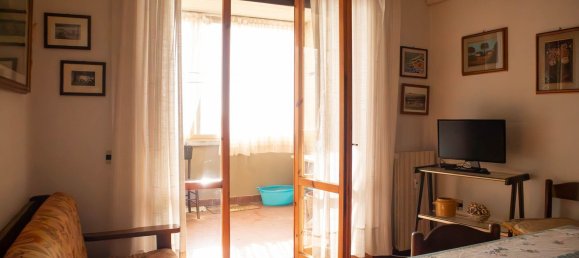 4 rooms Apartment in Cecina, Italy No. 85021 4