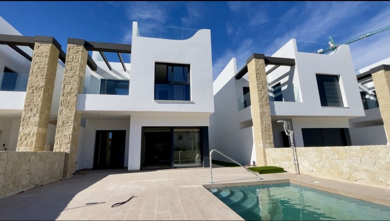 Квартира с 4 спальнями в Аликанте, Испания № 188397