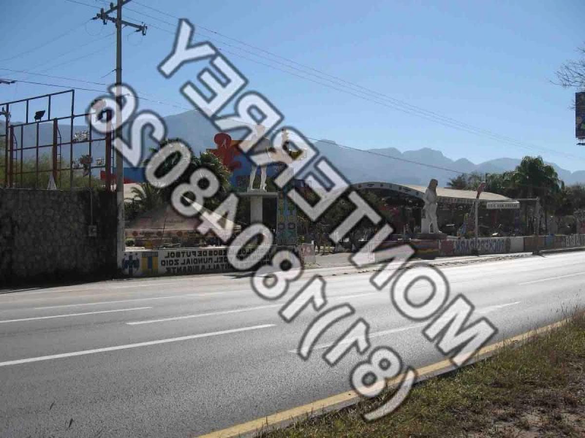 6 bedrooms Building in Nuevo Leon, Mexico No. 201888