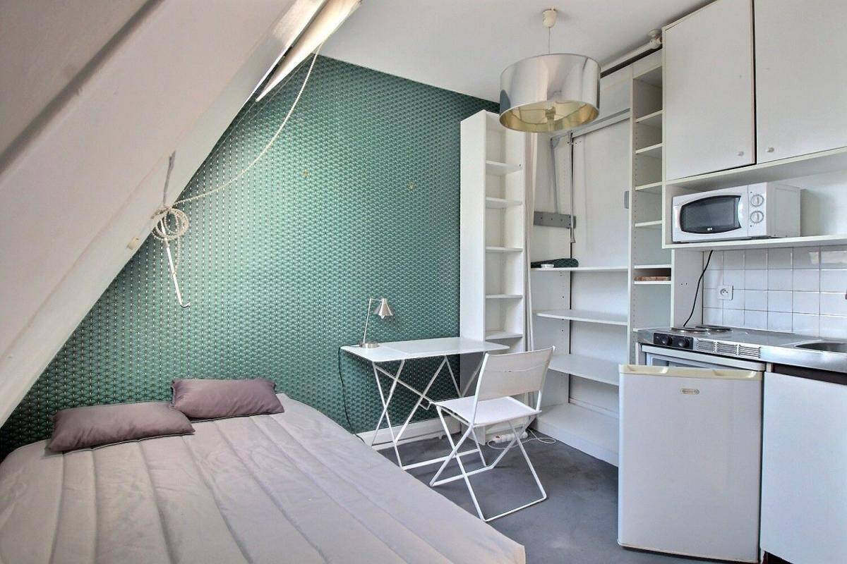 Studio in Paris, France No. 174147