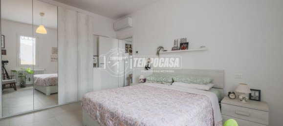 2-salle Appartement à Bologna, Italy No. 293666 9