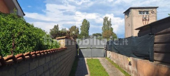 3 bedrooms Villa in Ardea, Italy No. 273176 2