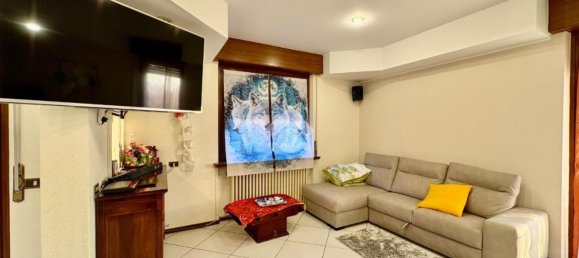 3 rooms Apartment in Pradalunga, Italy No. 235839 4