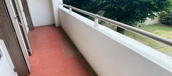 2 bedrooms Apartment in Sainte-Foy-les-Lyon, France No. 302297 4